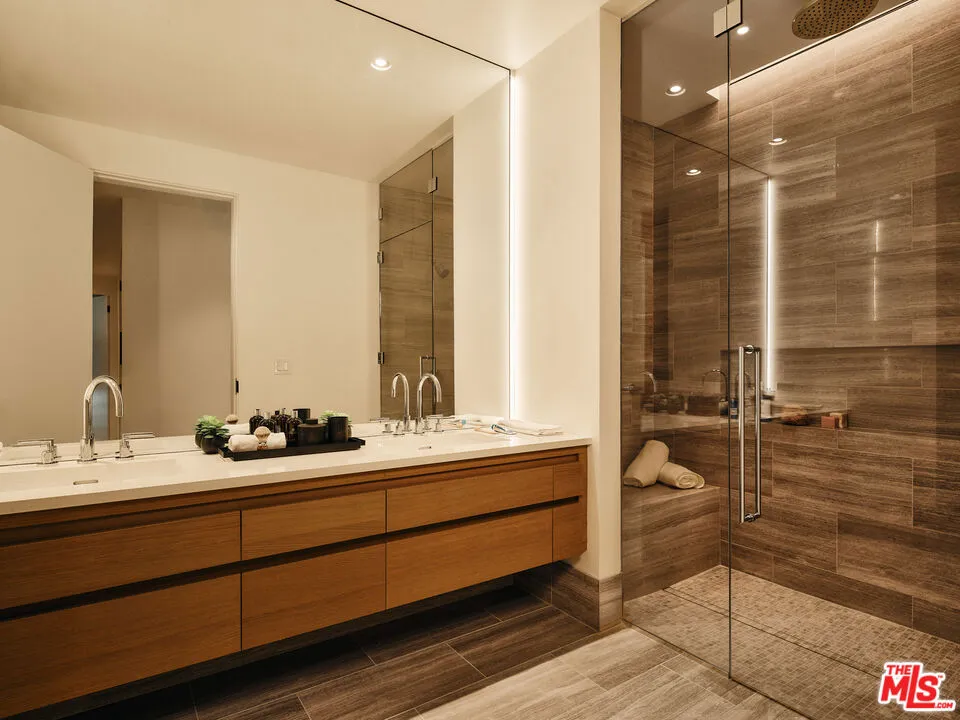 8899 Beverly Boulevard 8c, Los Angeles, California 90048 home-pic-15